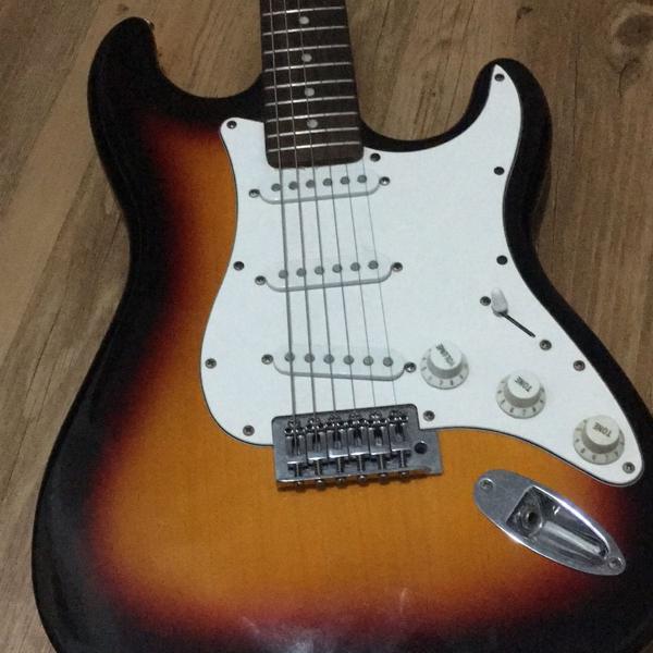 guitarra stratocaster promoção