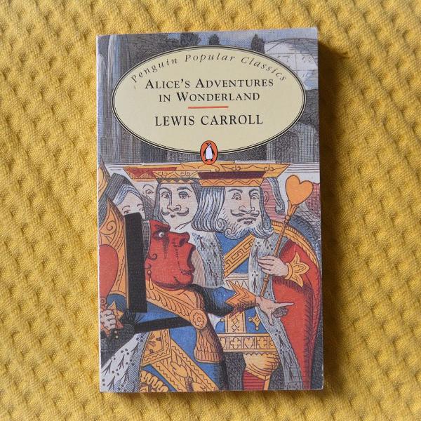 livro alice's adventures in wonderland