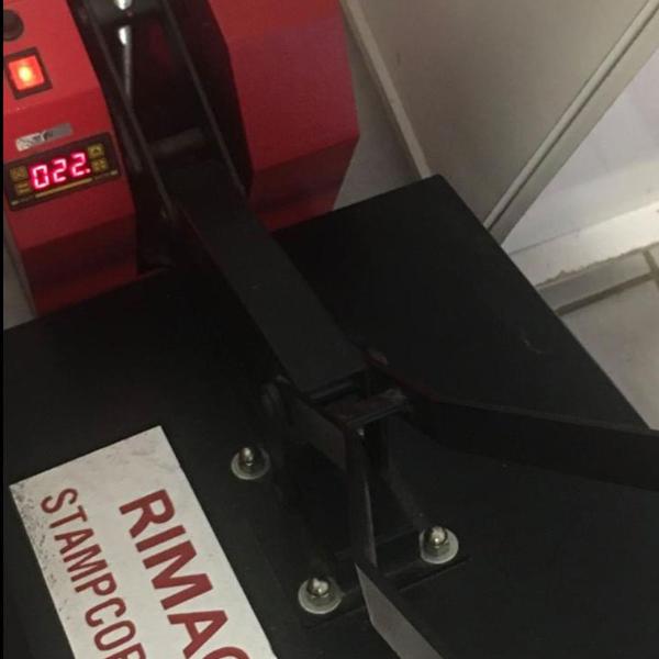 máquina de estampar com impressor sublimatica
