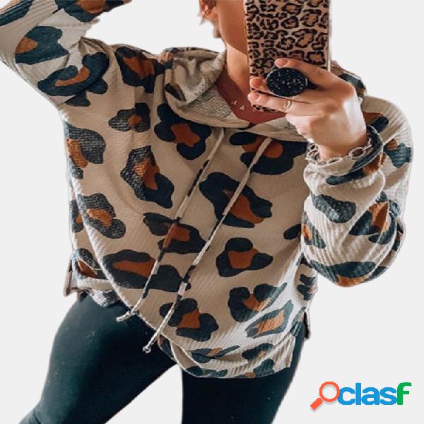 Blusa com capuz de malha com estampa de leopardo para