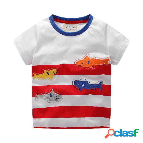 Camiseta Infantil Modelo de Tubarão