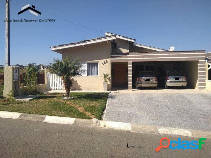 Casa Térrea de 3 dorms em condominio fechado