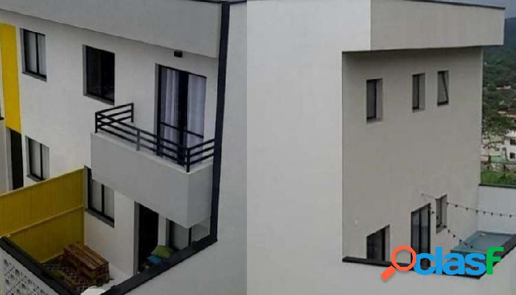 Casa de Condomínio com 2 Quartos à Venda, 97 m² por R$