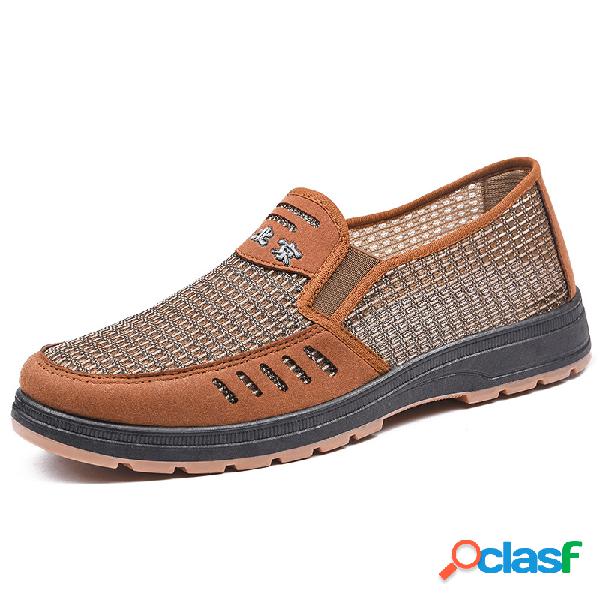 Deslizamento respirável de malha de homens em sapatos
