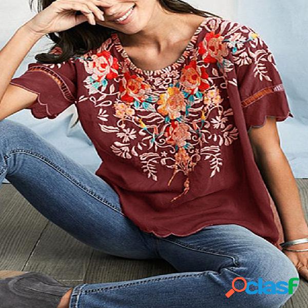T-shirt bordado vintage do pescoço de grupo