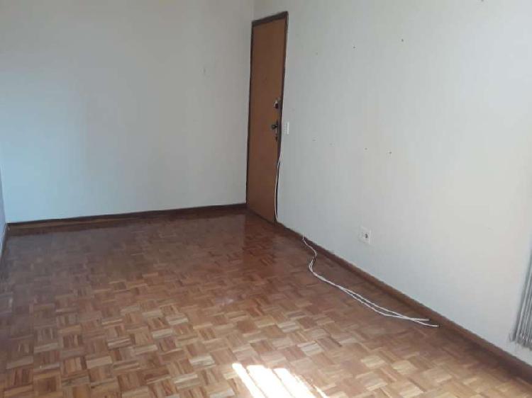 Apartamento para aluguel possui 60 metros quadrados com 2