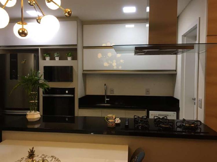 Apartamento para venda possui 98 metros quadrados com 3