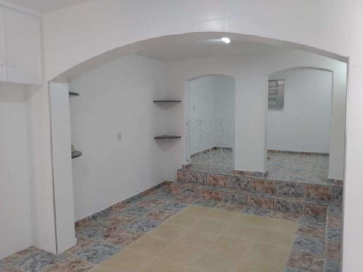 Casa para aluguel tem 200 metros quadrados com 3 quartos em
