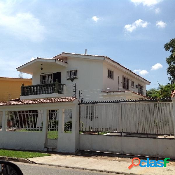 832m2 Casa en Venta Urb. Tza. de Los Nisperos