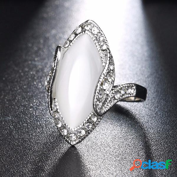 Boêmio Anéis de Dedo Resina Branca Rhinestone Oval Opala