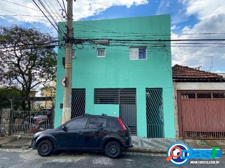 Casa térrea para locação com 02 dormitórios e vaga para