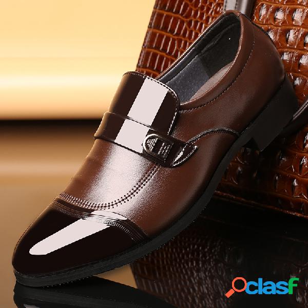 Homens fivela de metal apontou Toe deslizamento em sapatos