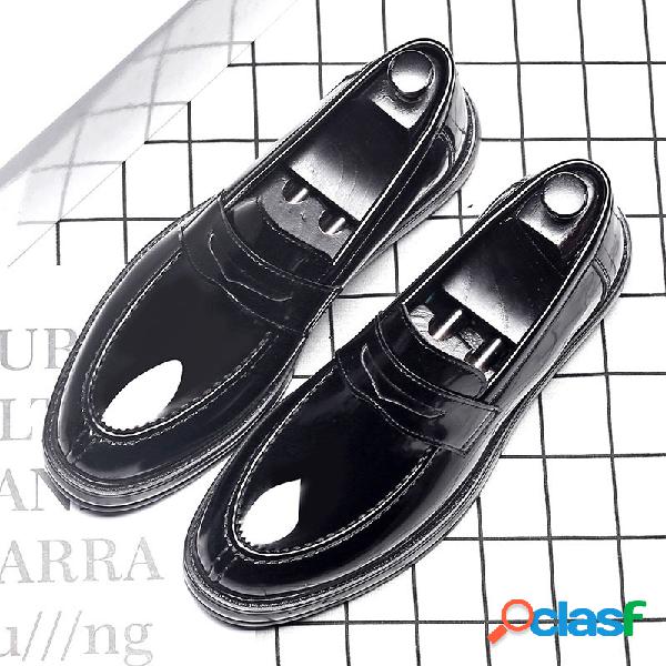 Homens à moda de couro de microfibra antiderrapante Slip On