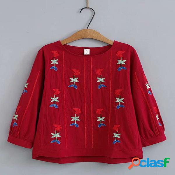Pescoço de gola bordada vintage mais blusa de tamanho para