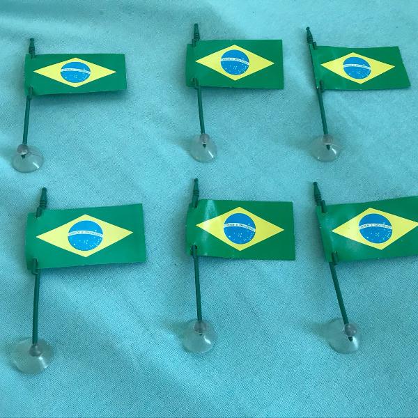 6 bandeirinhas do brasil hastes verdes