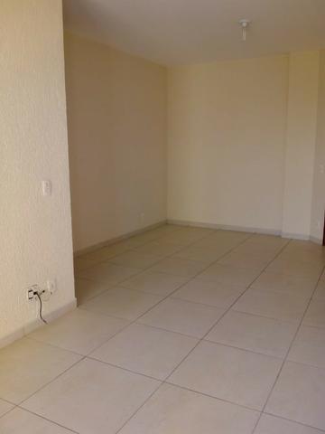 Apartamento com 2 dormitórios para alugar, 75 m² por R$
