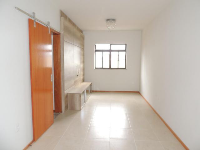 Apartamento com 2 quartos para alugar, 70 m² por R$