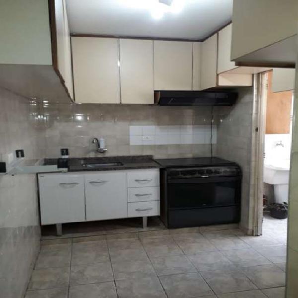 Apartamento para aluguel possui 52 metros quadrados com 2