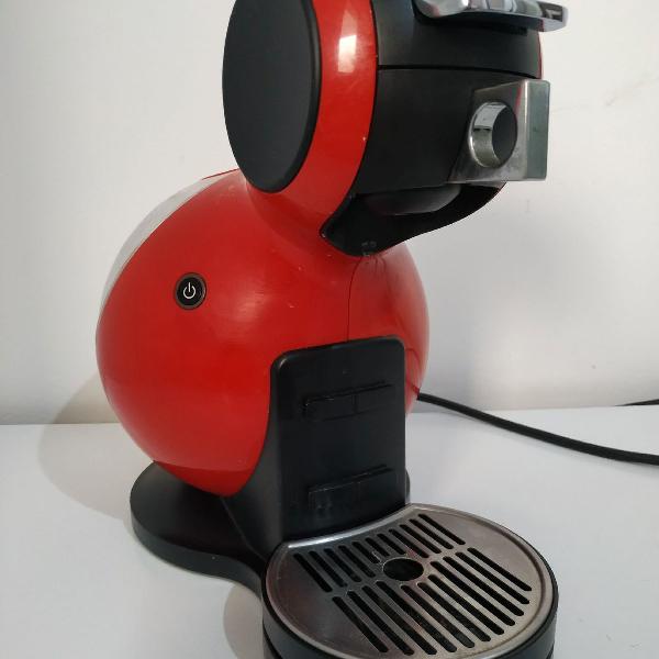 Cafeteira Arno Dolce Gusto
