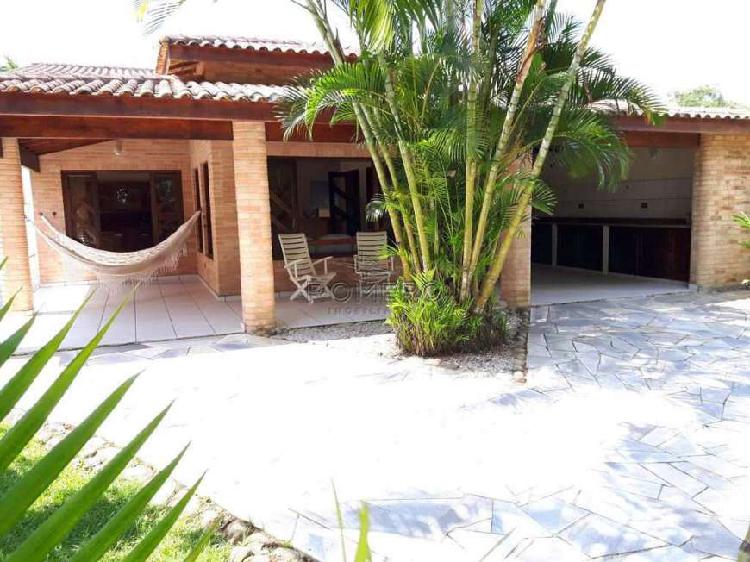 Casa com 3 dorms, Praia da Lagoinha, Ubatuba - R$ 1.2 mi,