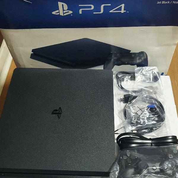 PlayStation 4 Slim 1TB