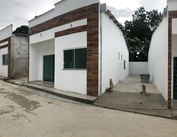 Residencial fechado/ 3 dormitórios/ Garagem lateral- Pq das