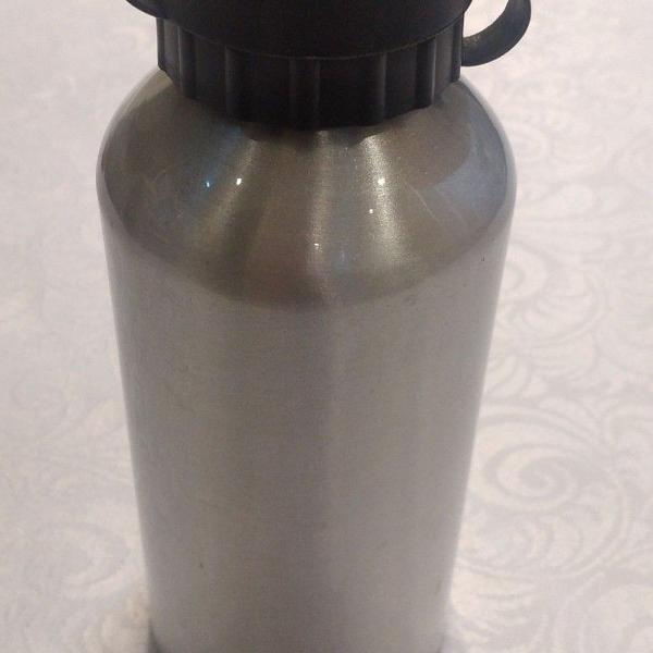 garrafa de inox para água sucos prata metálica