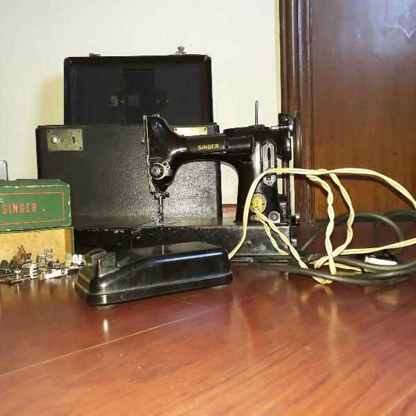 máquina de costura antiga