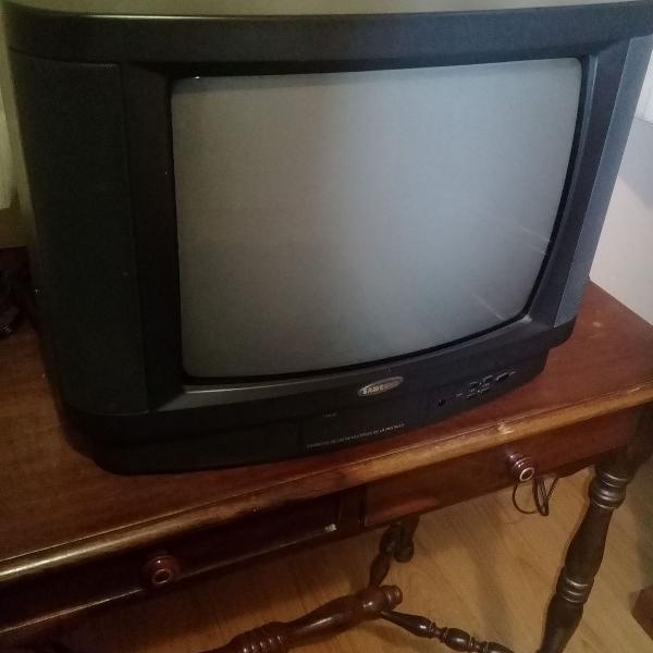 televisor samsung, modelo gn33622 , cor cinza, funcionando