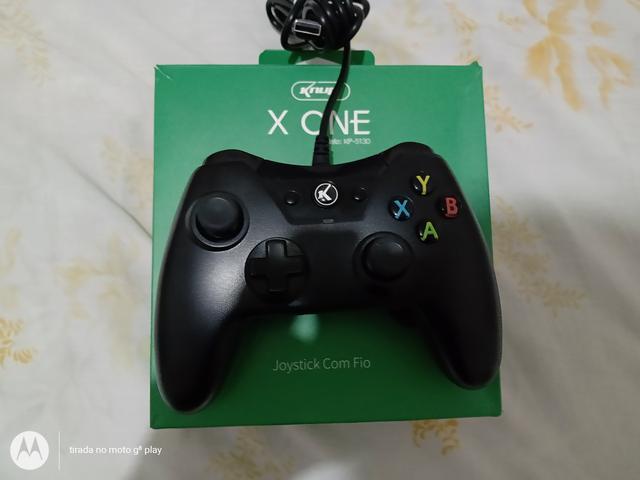 Controle Xbox one com fio USB marca Knup