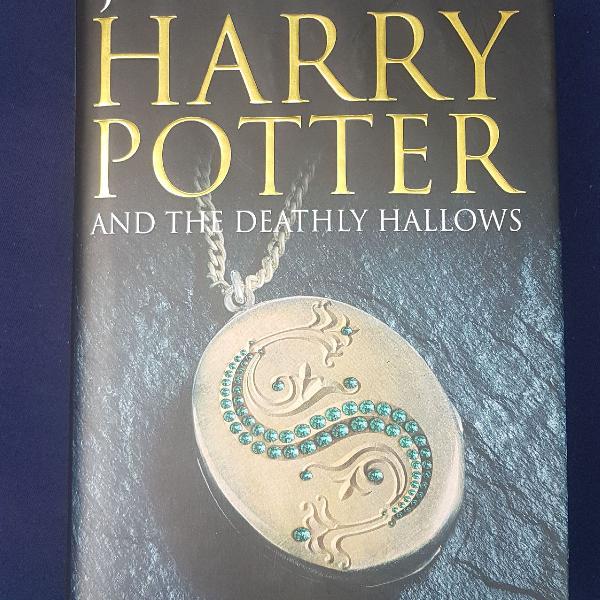 Harry Potter and the Deathly Hallows: 7 J. K. Rowling