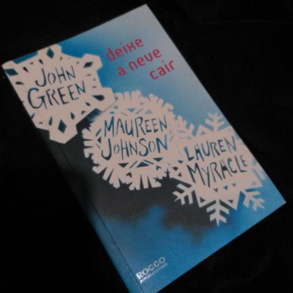 Livro " Deixe a Neve Cair" John Green