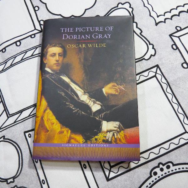 Livro em inglês The Picture of Dorian Gray
