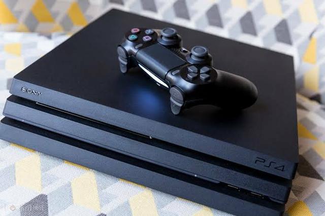 PS4 pró slim