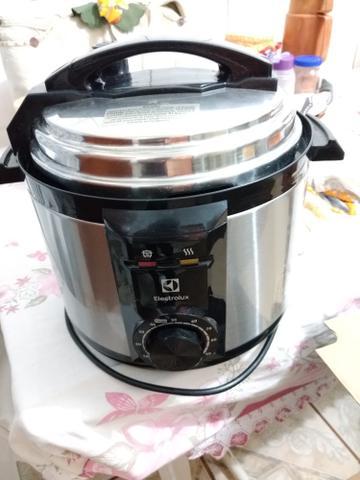 Panela de Pressão elétrica Electrolux 5L