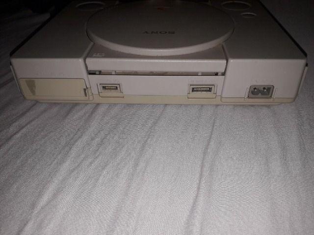 PlayStation 1 flat SCPH-7501