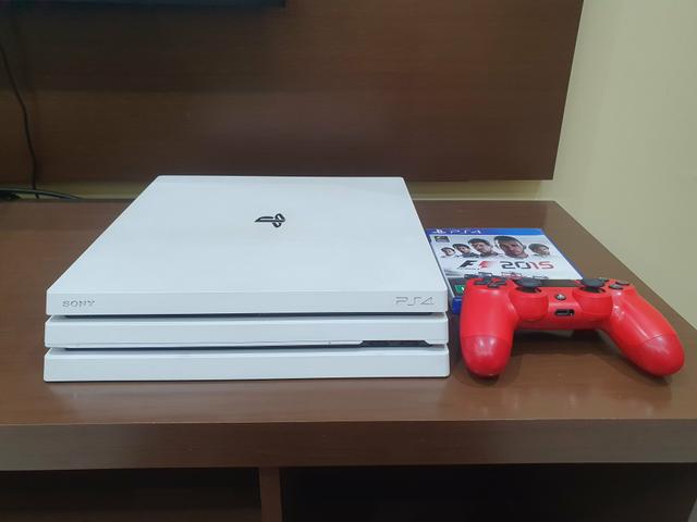 Playstation 4 Pro Branco