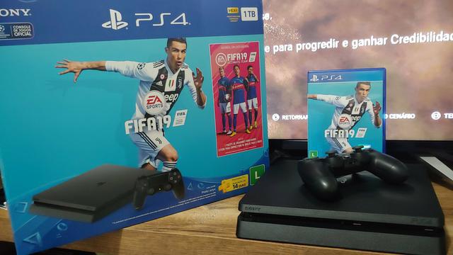 Playstation 4 Ps4 Slim 1TB Mod 2215B + Fifa 19 Parcelo