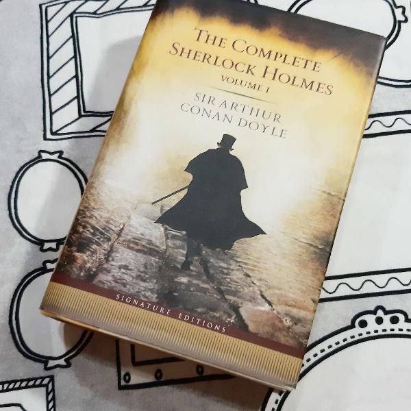 livro The Complete Sherlock Holmes Volume 1 em inglês