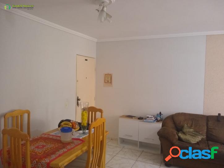 Apartamento com condomínio, 2 dormitórios - Jardim Santo