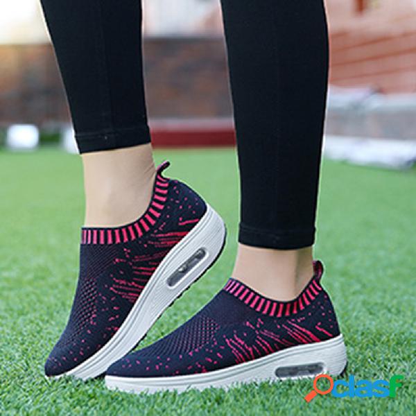 As mulheres fizeram malha respirável esportes deslizamento
