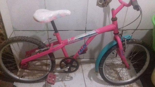 Bicicleta Caloi infantil usada