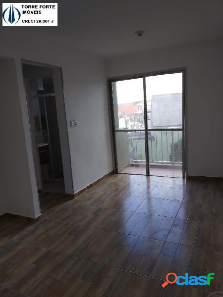 Lindo apartamento com 2 dormitórios e 1 vaga na Vila