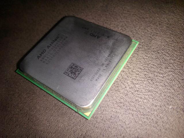 R$ 40,00 Processador AMD Athlon 64 X2 5200B