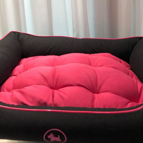 cama de pet preta e rosa