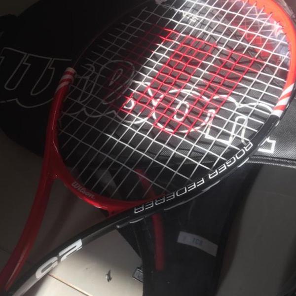 duas raquetes de tênis wilson para crianca