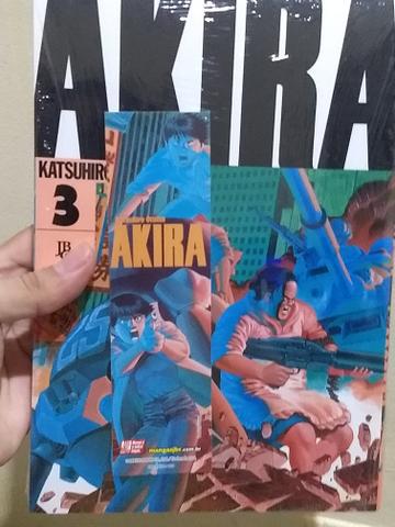 Akira vol 3 lacrado com marcador de páginas