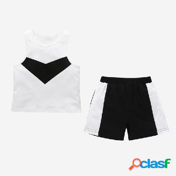 Bloco de cor do menino sem mangas roupas casuais definido