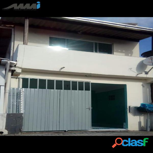 Casa com ótima localização para Comércio Bairro São