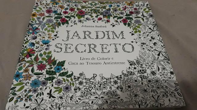 Livro Jardim Secreto (de colorir)